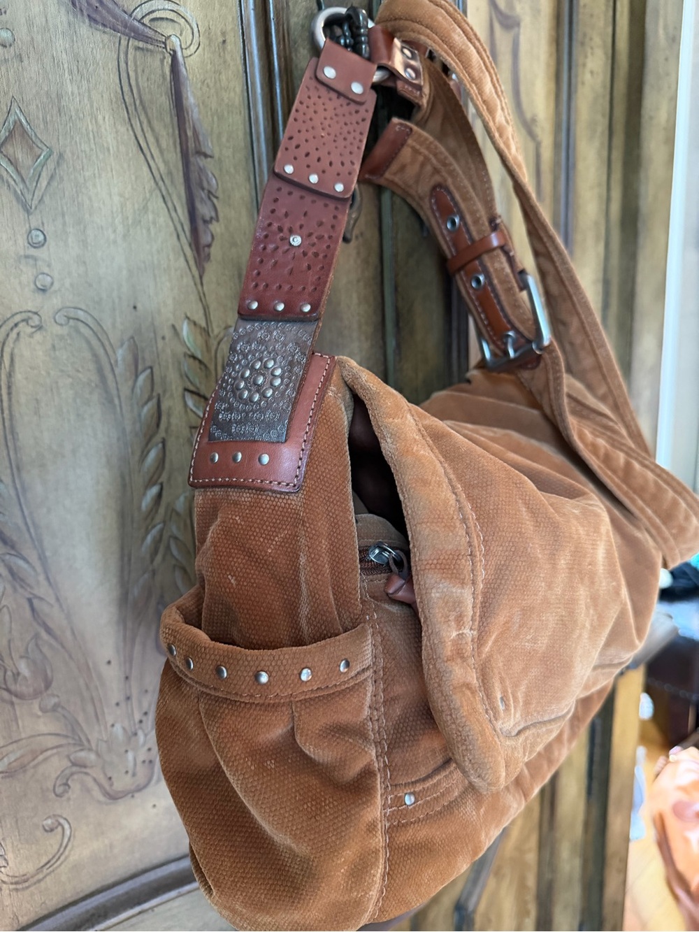 Fossil Suede Shoulder Bag in Rust - Picture 2 of 4